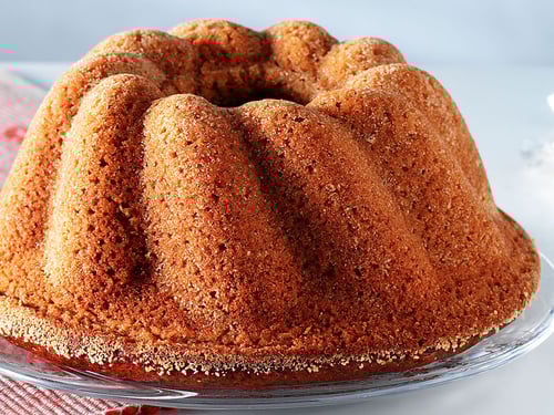 Gluteeniton kardemummakakku