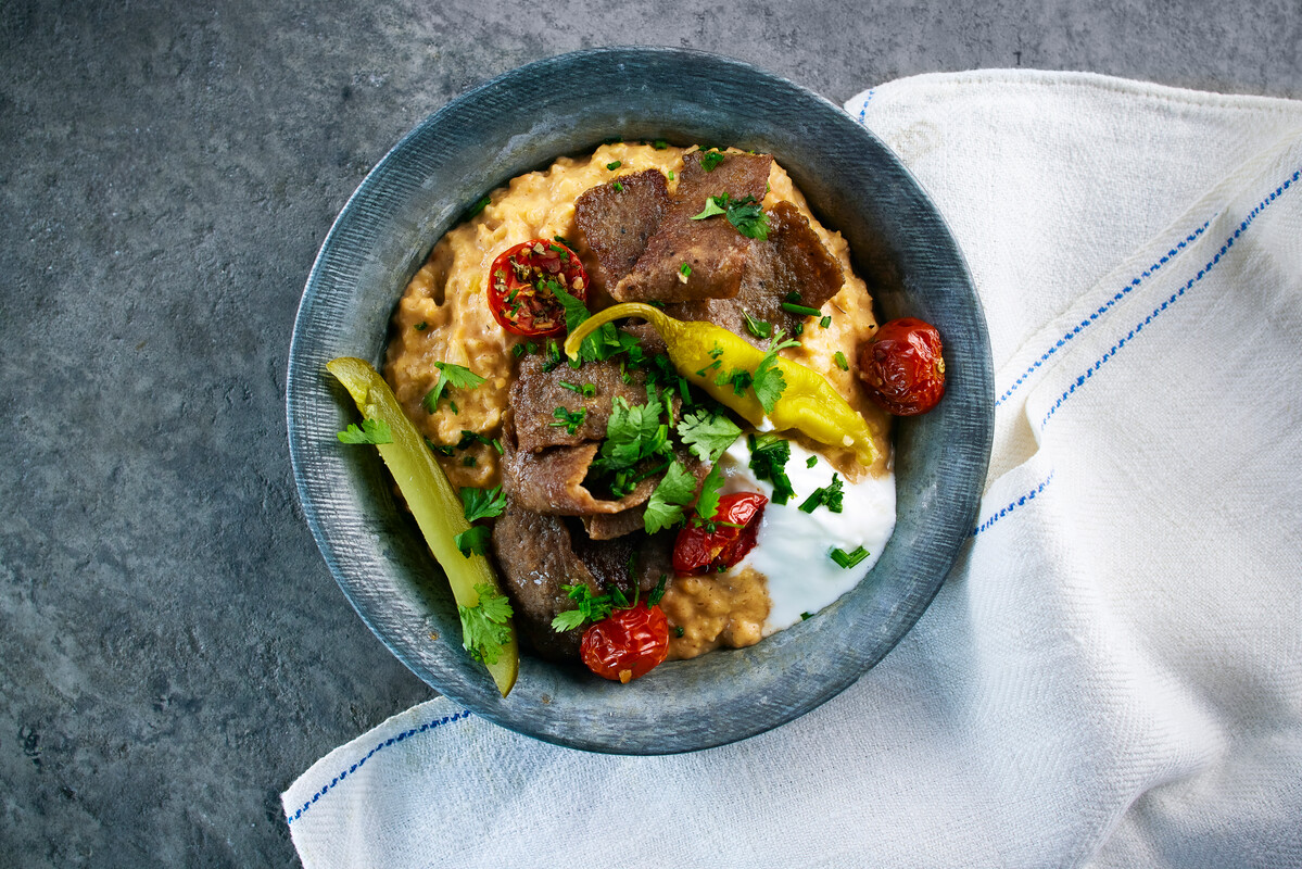 Grillattuja kebab lastuja